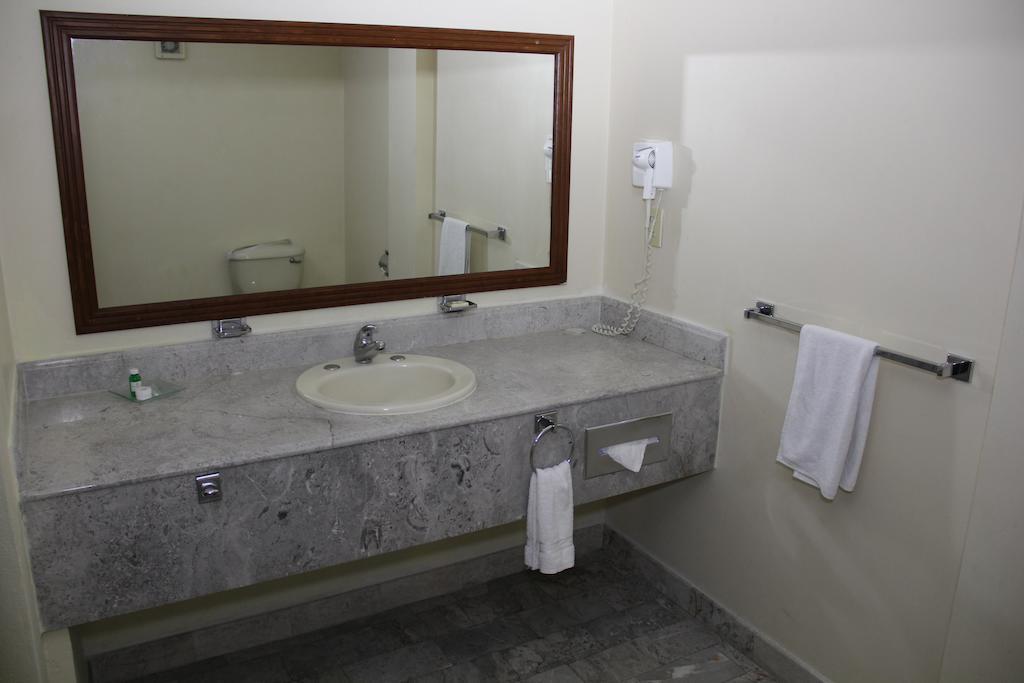 Hotel Tehuacan Plaza Екстер'єр фото