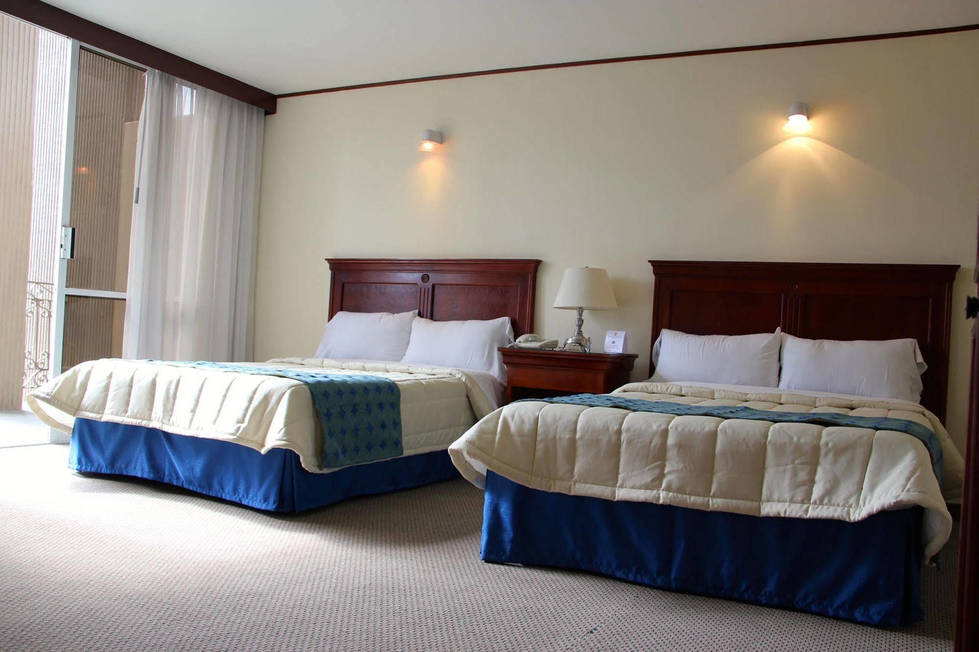 Hotel Tehuacan Plaza Екстер'єр фото