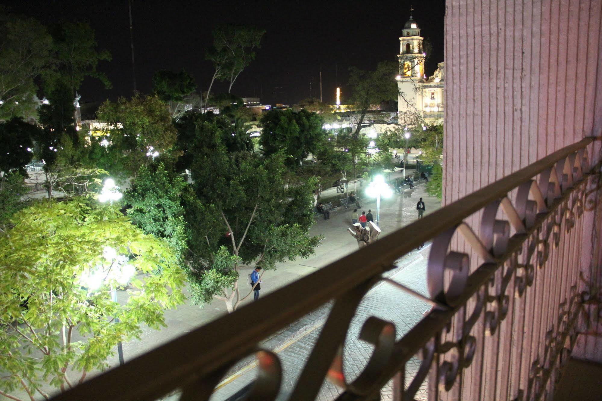 Hotel Tehuacan Plaza Екстер'єр фото